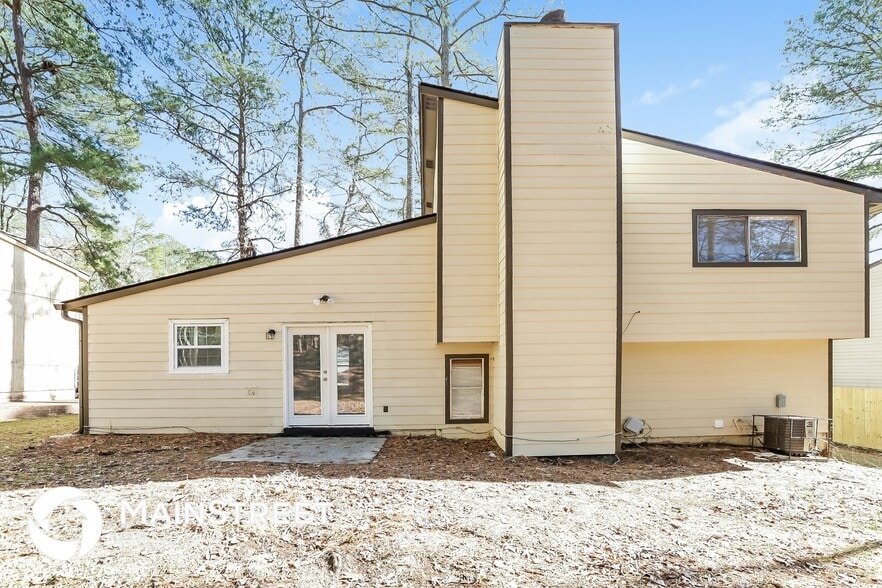 Building Photo - 7000 Merrywood Dr