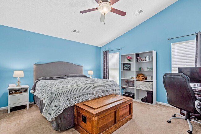 Building Photo - Charming Ranch in Weatherstone