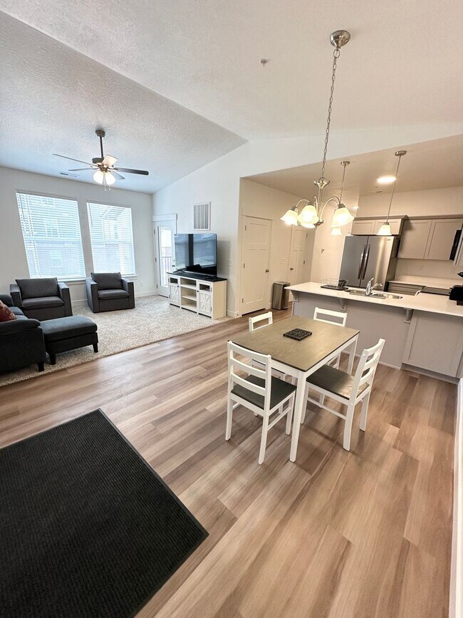 Building Photo - 3 Bed/2 Bathroom house in Saratoga Springs