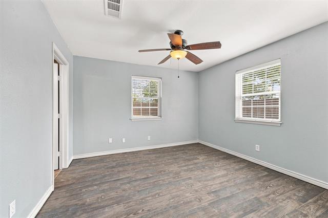 Building Photo - 208 N Hickory
