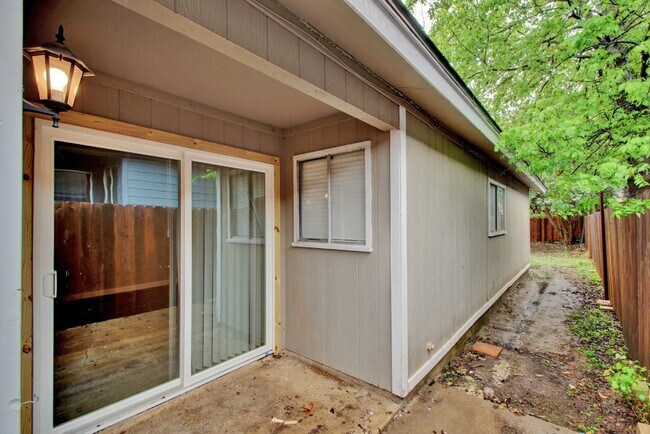 Building Photo - 409 Blackson Ave