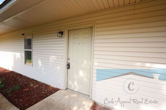 Building Photo - Utilities included!! Internet included!! Spacious 2 bed /2 full bath apt - includes washer/dryer