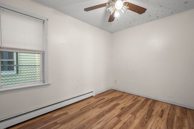 Building Photo - 25 Salem St