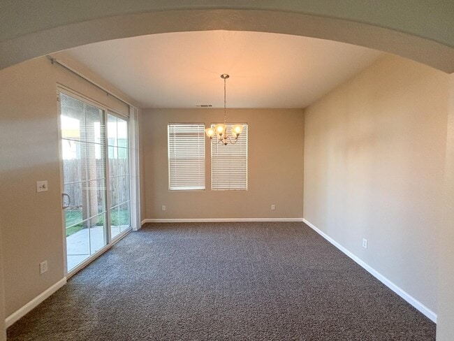 Building Photo - 5537 N Gates Ave