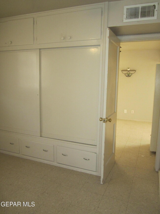 Building Photo - 3606 Taylor Ave