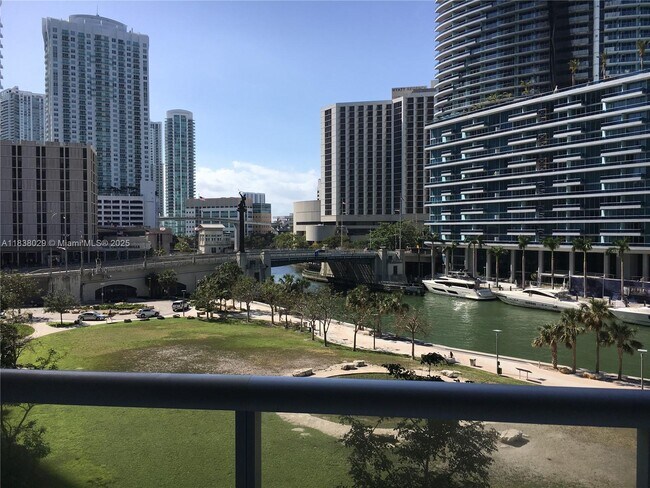 Building Photo - 465 Brickell Ave