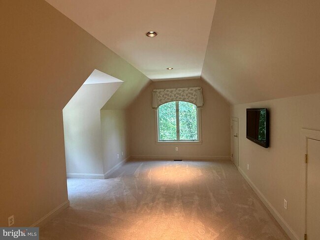 Building Photo - 1714 Hickory Hill Rd