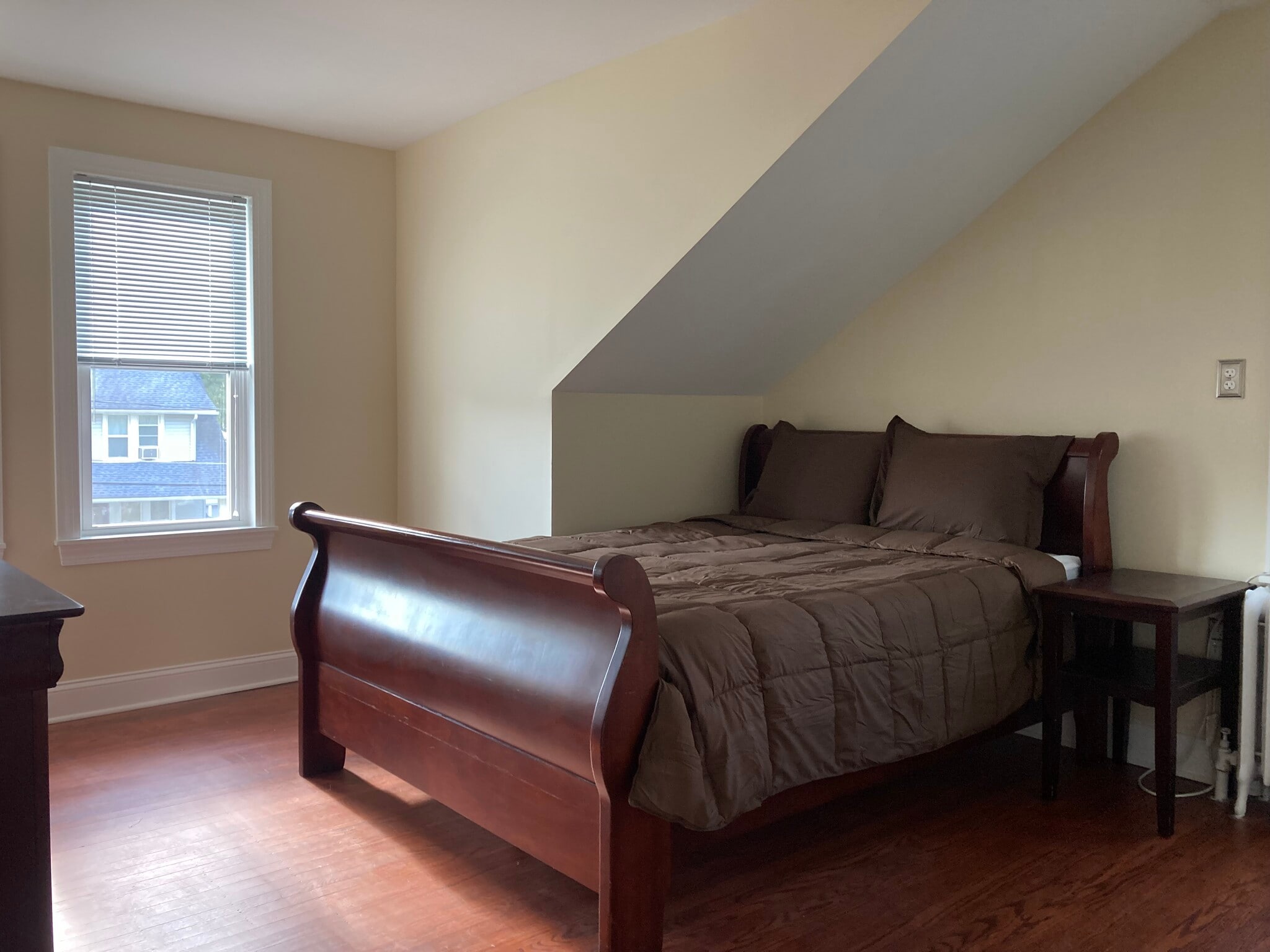 Building Photo - 218 Evergreen Ave