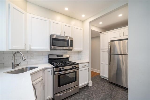 Building Photo - 271 3rd St