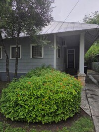 Building Photo - 716 E Guenther St