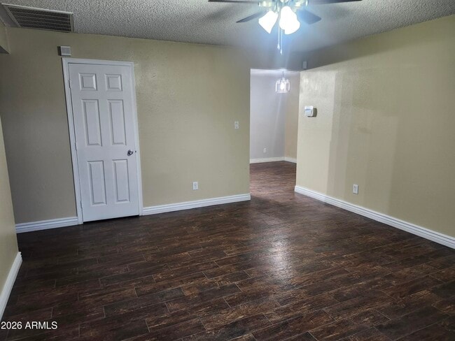 Building Photo - 5025 W Vernon Ave