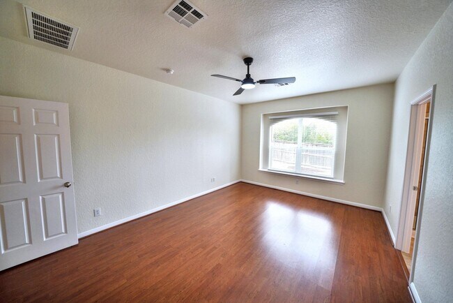 Building Photo - Stunning  Home in the Highly Sought-After ...