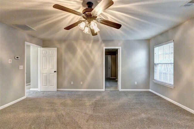 Building Photo - 3070 Centerglen Ln