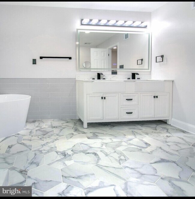 Building Photo - 21111 Deep Furrow Ct