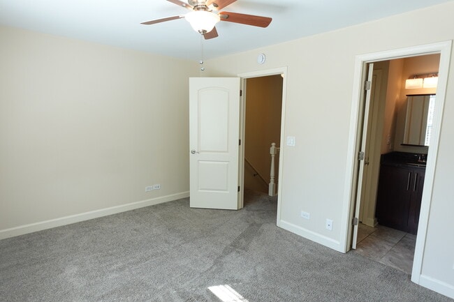 Building Photo - 116 Colonial Pkwy