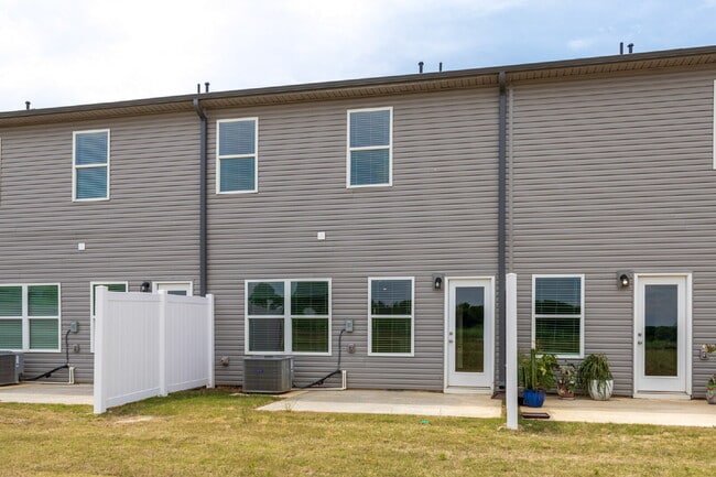 Building Photo - 7574 Discovery Pt Dr NW