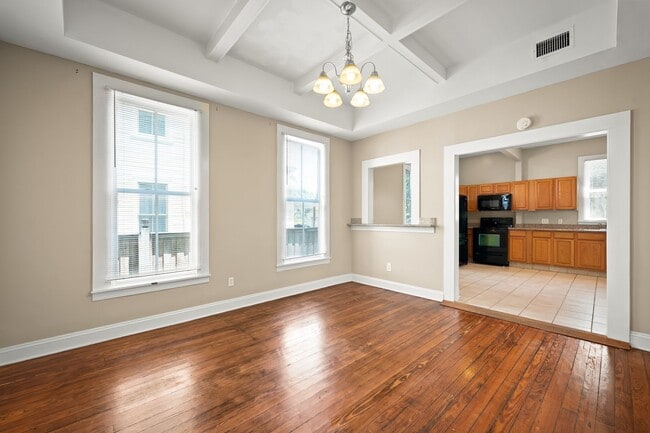 Building Photo - Charming 4 Bedroom 3 Bathroom Historical H...