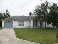 Building Photo - Affordable and move-in ready!