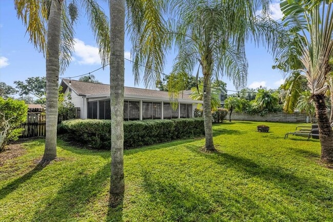 Building Photo - 5012 The Oaks Cir