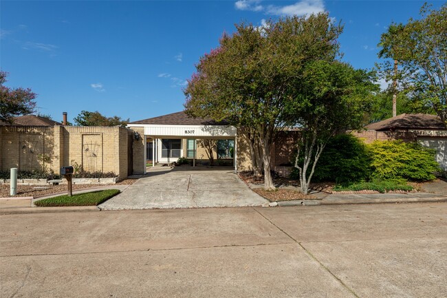 Building Photo - 8307 Autumn Wind Dr