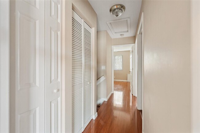 Building Photo - 3134 Coral Ridge Dr