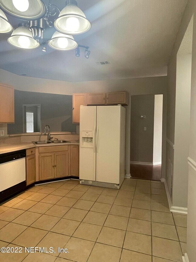 Building Photo - 3348 Volley Dr