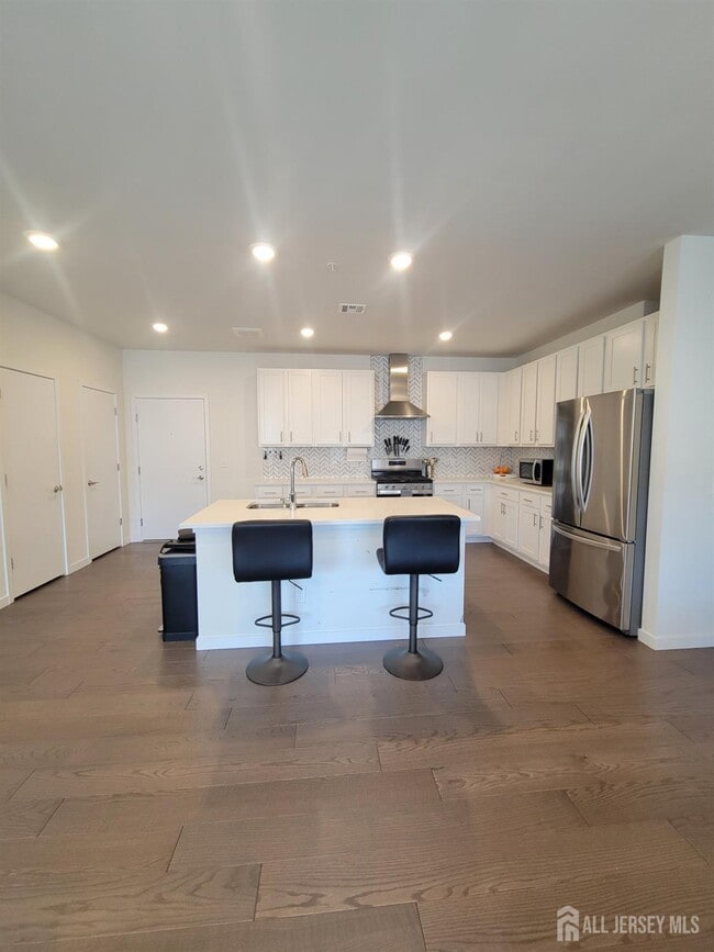 Building Photo - 231 Lorhan Dr