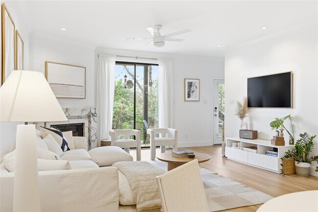 Building Photo - 1501 Barton Springs Rd