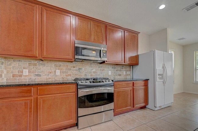 Building Photo - 11 Sagamore Ridge Pl