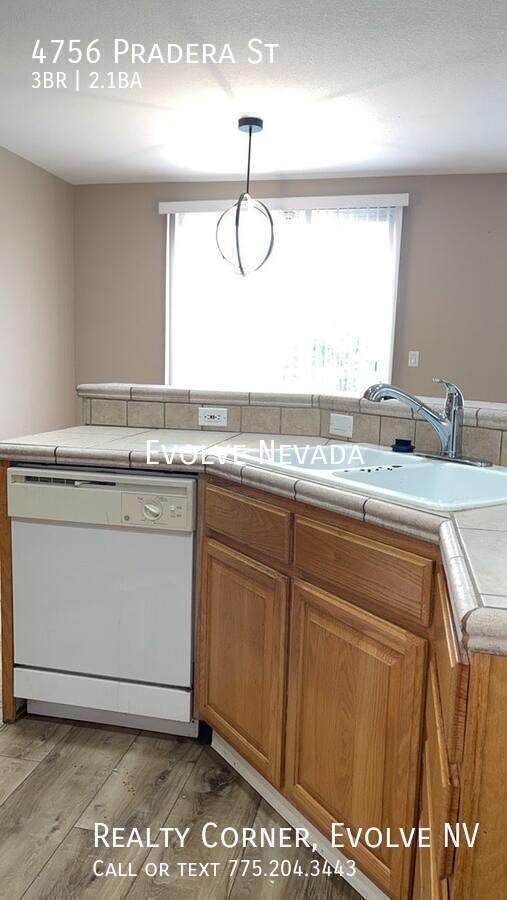 Building Photo - 4756 Pradera St