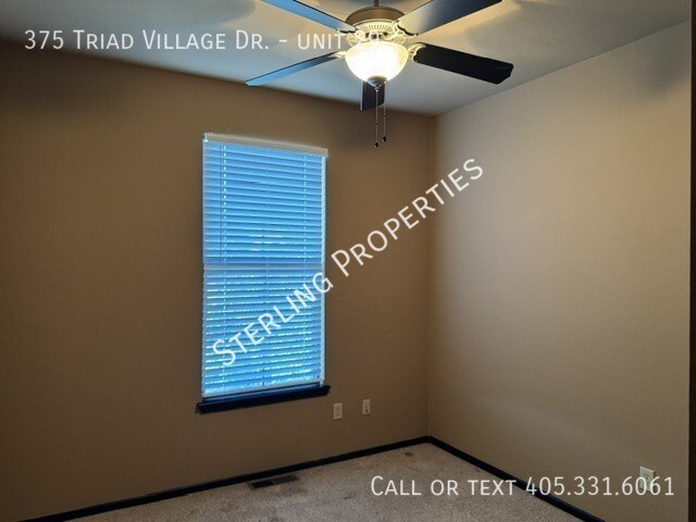 Building Photo - 375 Triad Village Dr