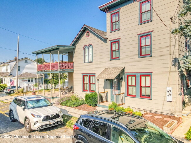 Building Photo - 14 New York Ave