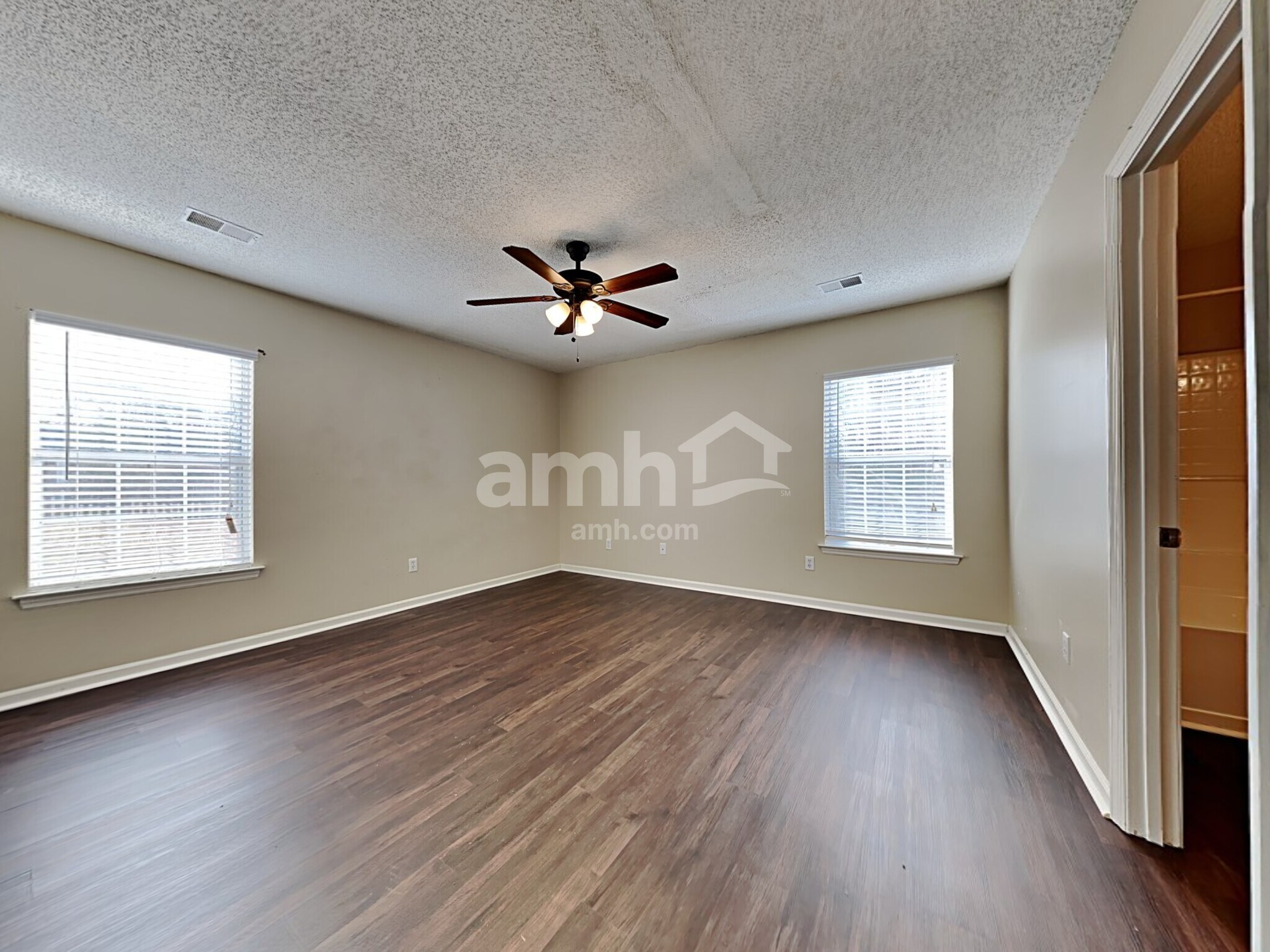 Building Photo - 537 Beverly Dr