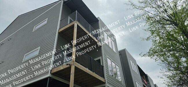 Building Photo - 1445 Fagan St
