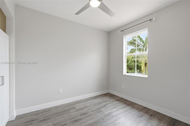 Building Photo - 15411 SW 9th Way