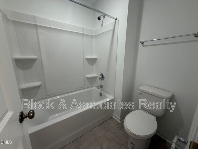 Building Photo - 611 Contento Ct