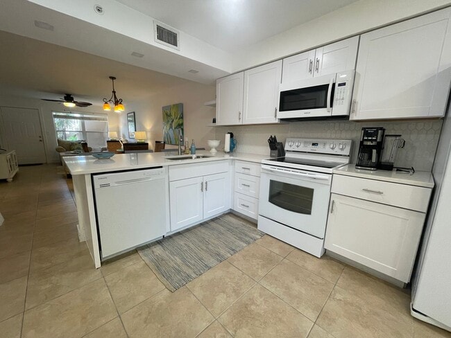 Building Photo - 28940 Bermuda Pointe Cir