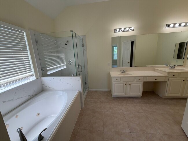 Building Photo - 15107 Palton Springs Dr