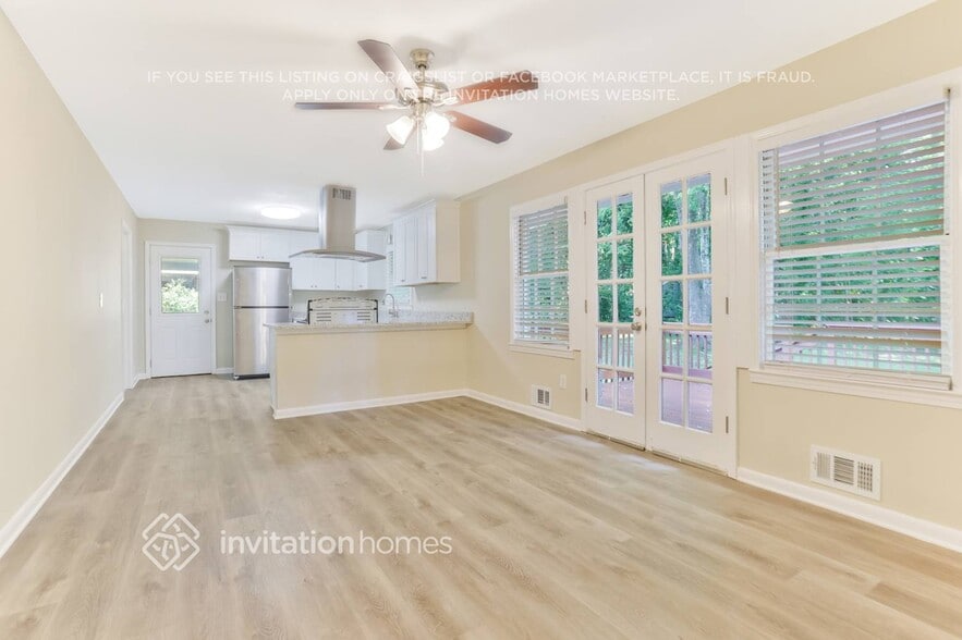 Building Photo - 1060 Canterbury Dr