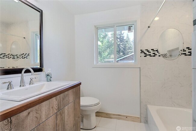 Building Photo - Huge fenced yard 3 Bedroom Fresh remodel