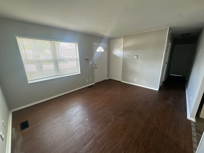 Building Photo - 8315 Meadowlark Dr