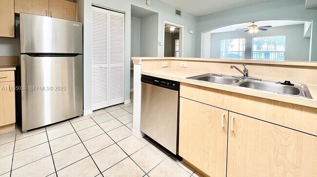 Building Photo - 120 SW Peacock Blvd