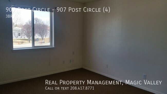 Building Photo - 907 Post Cir