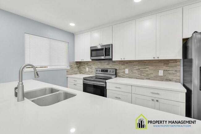Building Photo - Inviting 3-Bedroom, 2-Bathroom Residence w...