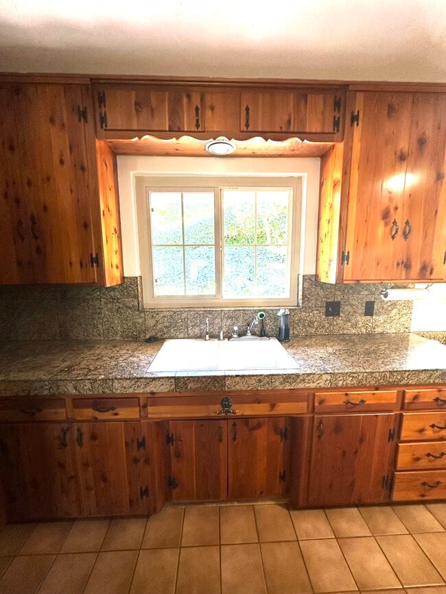 Building Photo - 4370 Calavo Dr