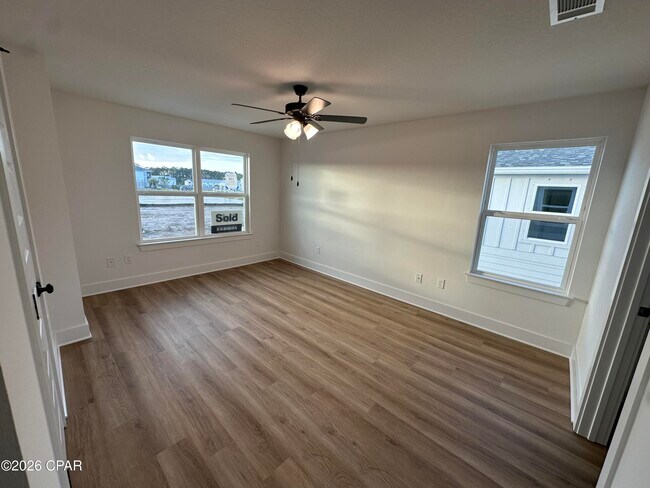Building Photo - 274 Phillips Blf Ave