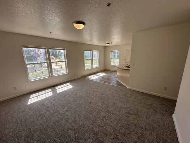 Building Photo - 110 Davis Ave