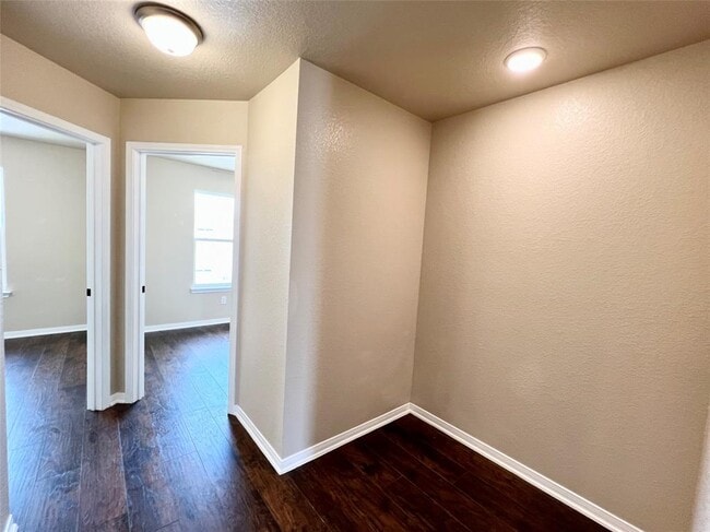 Building Photo - 100 Sandstone Dr