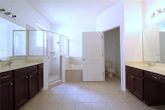 Building Photo - 16543 Cedar Run Dr