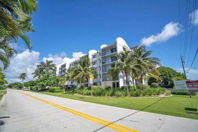 Building Photo - 601 N Ocean Blvd